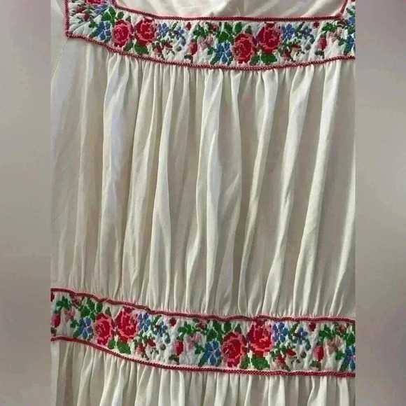 Vintage Lord and Taylor Embroidered Floral Nightgown Dress - Picture 6 of 6